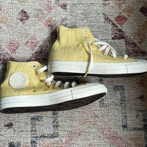 Never worn yellow Converse